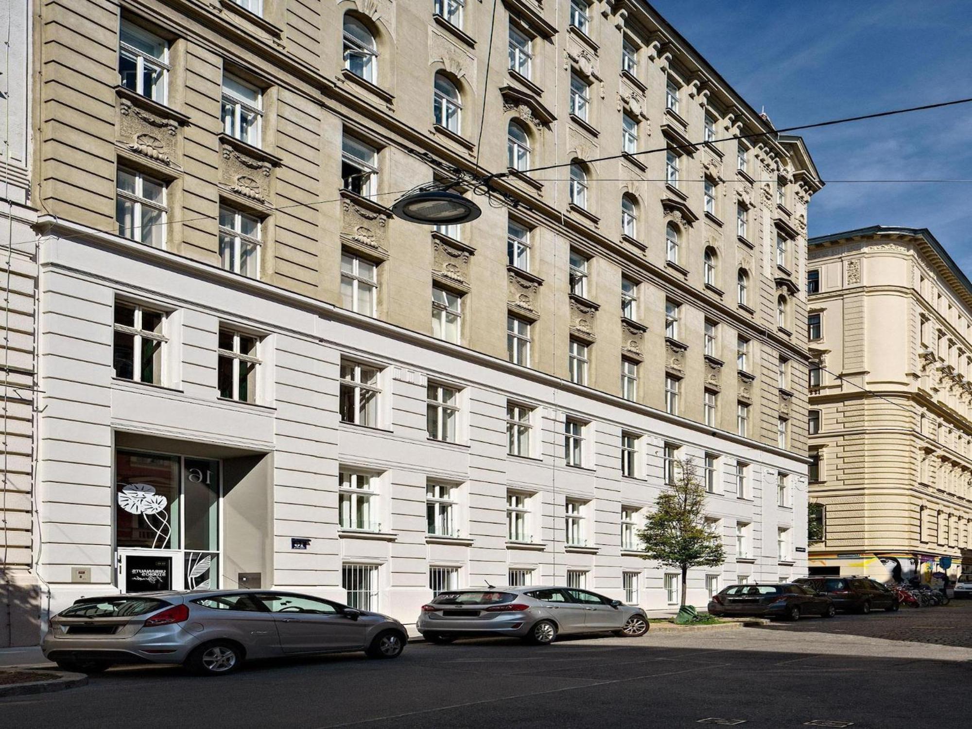 Apartment Urbanauts In